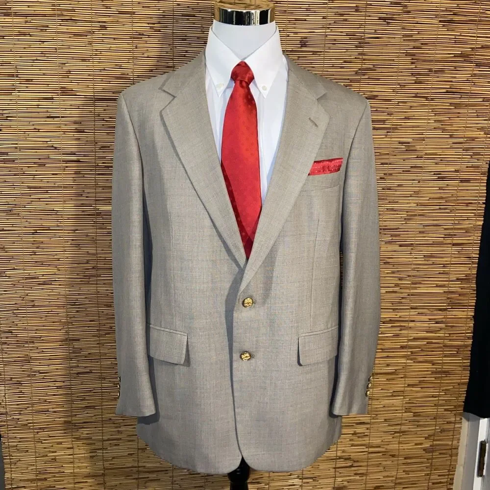 Classic Blazer Beige Gold Buttons Suit Jacket Men’s 44 Sport Coat Made In USA